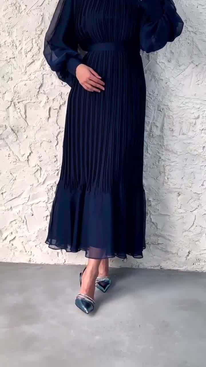 Elegant Mature Women's Spring New Cross-Border Long Pleated Dress