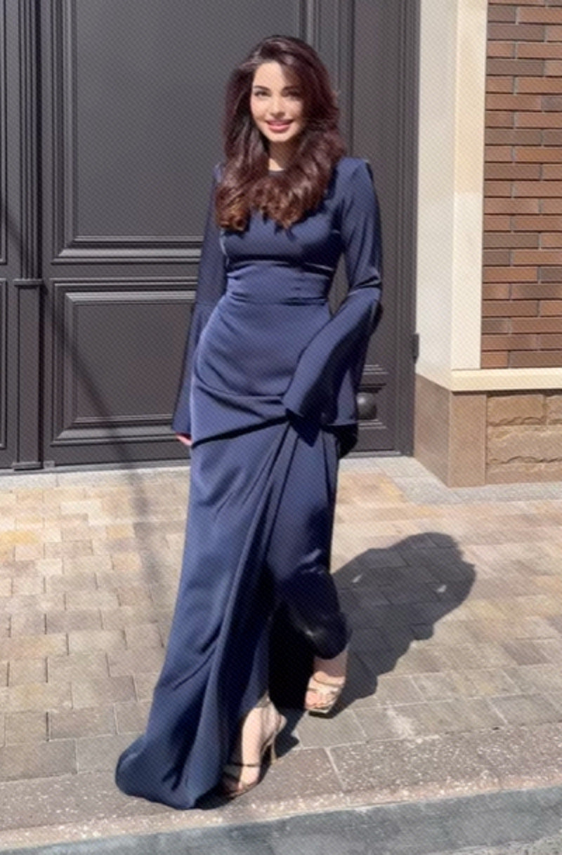 New Style Evening Dress with Large Swing and Flutter Sleeves