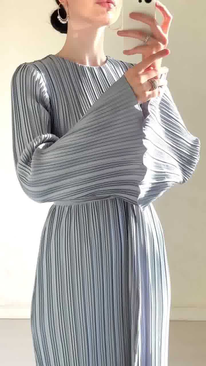 Women's Autumn New Long Dress Elegant Pleated Flared Sleeve Mid-Length Dress