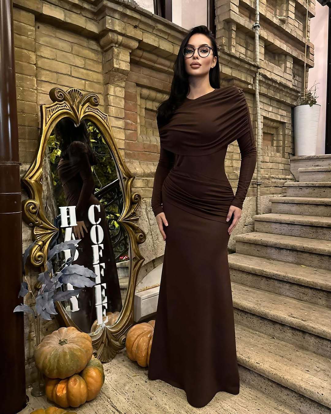 Women's Round Neck Design Pleated Waist Dress