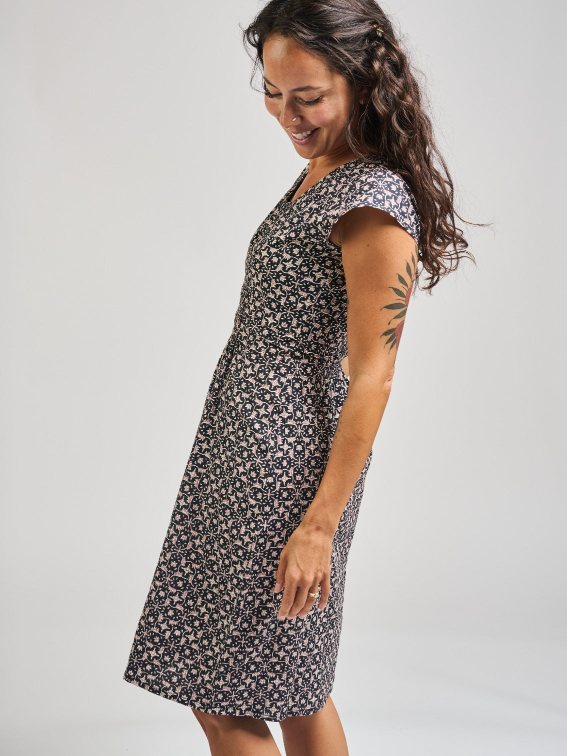 Artsy Traveler Dress - Black Botanical