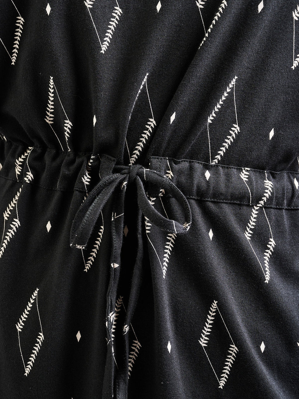Abby Drawstring Plus Size Dress - Diamond Vine Black