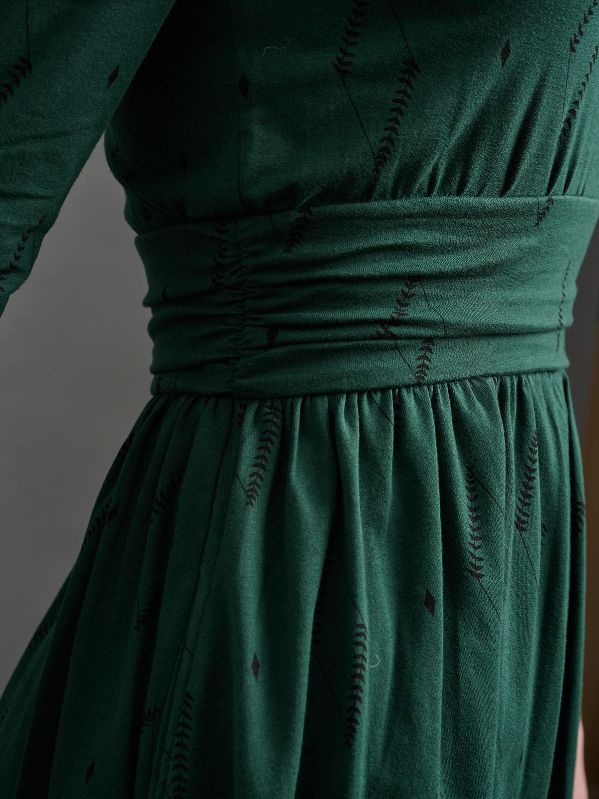 Novela Dress - Diamond Vine Dark Sage