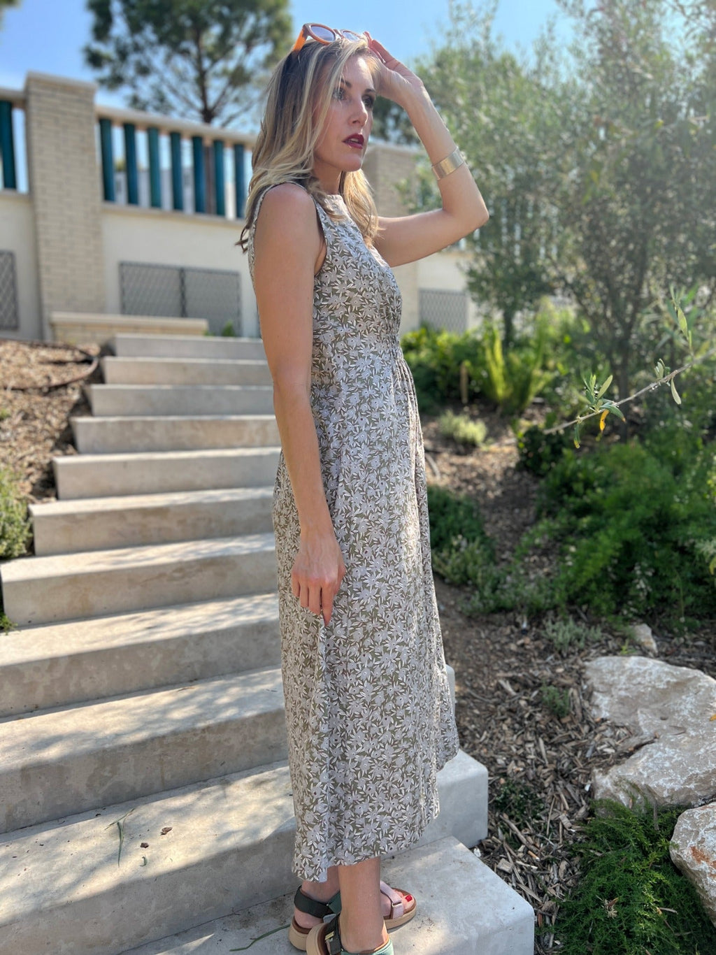 Artsy Traveler Sleeveless Midi Dress - Olive Flowers