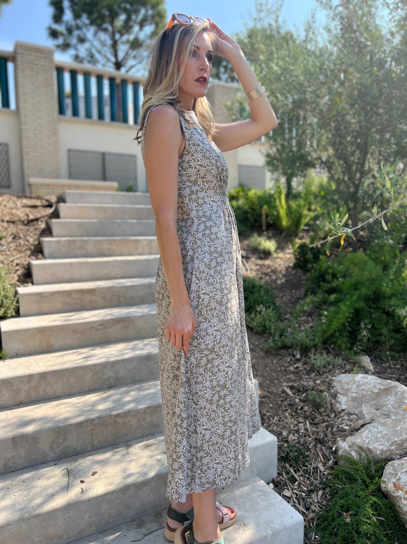 Artsy Traveler Sleeveless Midi Dress - Olive Flowers
