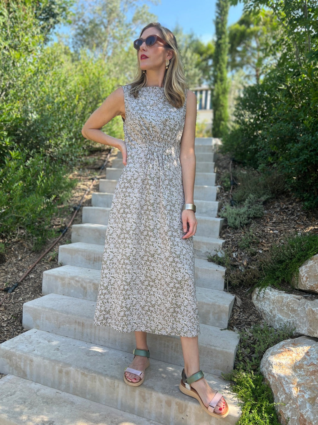 Artsy Traveler Sleeveless Midi Dress - Olive Flowers