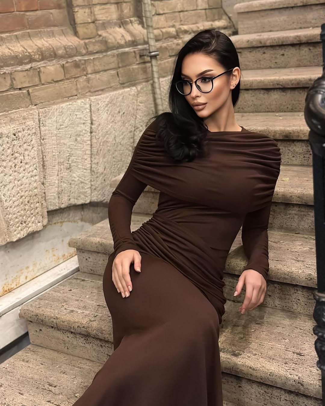 Women's Round Neck Design Pleated Waist Dress